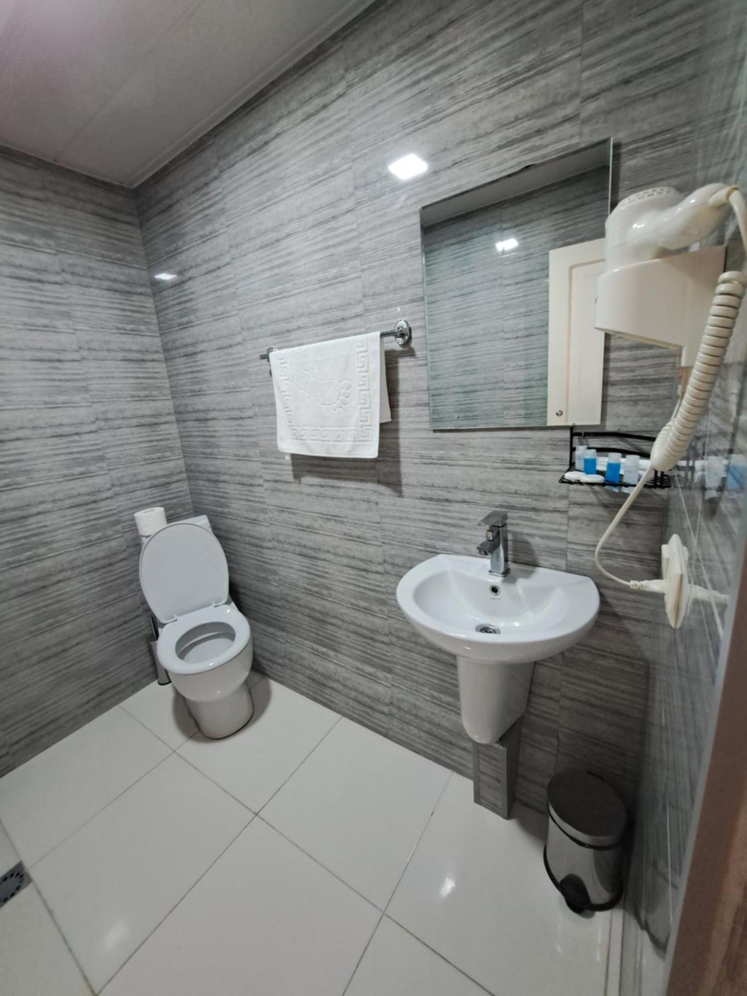 River S Hotel Zugdidi Exterior photo